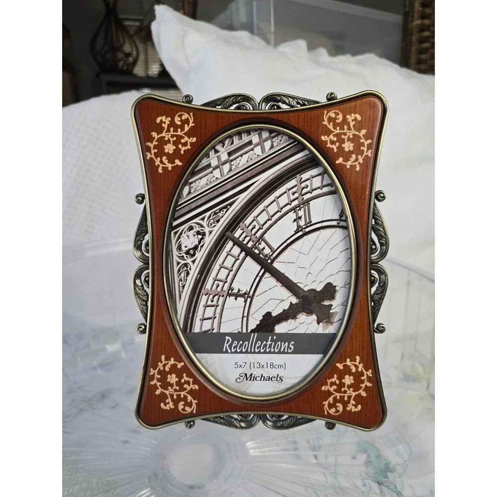 Pair of Art Deco Style Ornate Photo Picture Frames 5x7